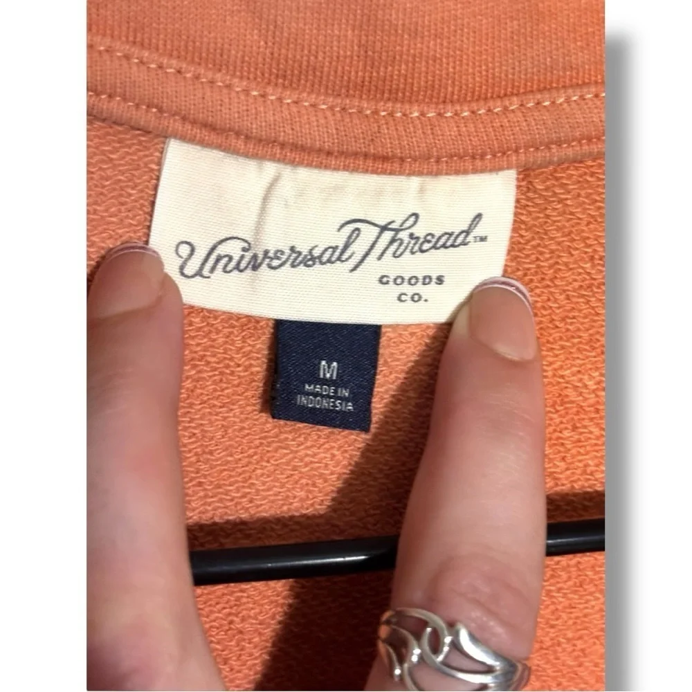 Universal Threads Casual Peach V-Neck Collared Long Tee Sleeve Women's Top